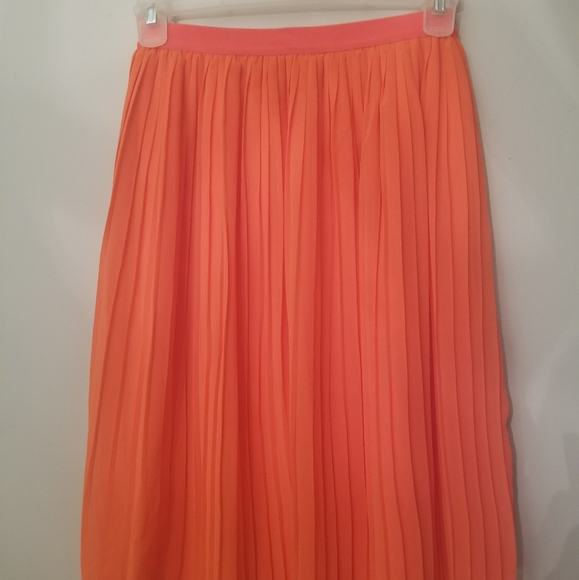 Fun summer skirt - Picture 1 of 2